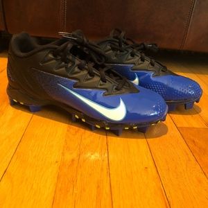 Nike BSBL Women's Size 6.5 Soccer Cleats